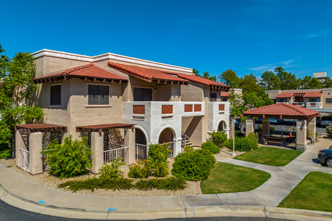 Thunderbird Paseo in Glendale, AZ - Building Photo - Building Photo