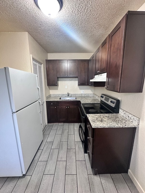 532 N Redwood Rd