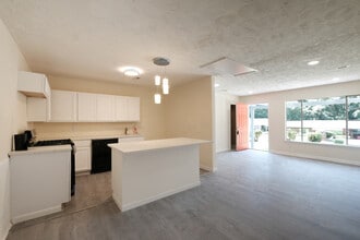 85 Delmoor Dr NW in Atlanta, GA - Building Photo - Building Photo