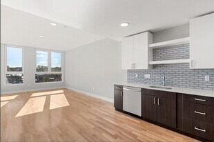 10 Taber St, Unit 602 in Boston, MA - Building Photo