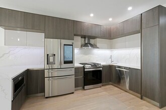 7731 N Eastlake Terrace in Chicago, IL - Building Photo - Building Photo