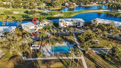 7193 W Country Club Dr N in Sarasota, FL - Foto de edificio - Building Photo