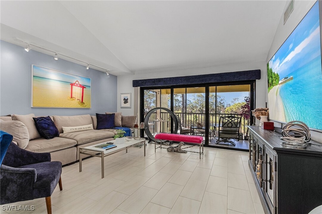 15676 Carriedale Ln in Ft. Myers, FL - Foto de edificio