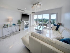 2500 E Las Olas Blvd, Unit 709 in Fort Lauderdale, FL - Foto de edificio - Building Photo