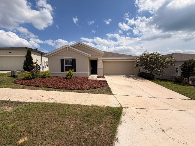 property at 840 Citrus Reserve Blvd