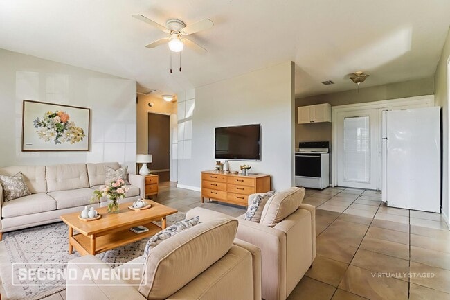 9547 Starkey Rd in Seminole, FL - Building Photo - Building Photo