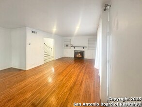 274 E Edgewood Pl in Alamo Heights, TX - Building Photo - Building Photo