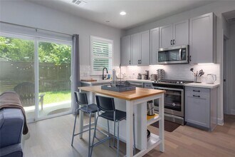 2305 Shamrock Ave in Austin, TX - Building Photo - Building Photo