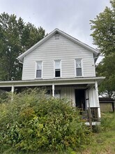 2597 Leesburg Grove City Rd in Volant, PA - Building Photo - Building Photo