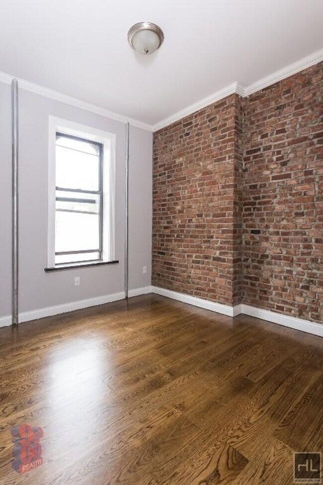 199 E 3rd St, Unit 1A in New York, NY - Building Photo - Building Photo