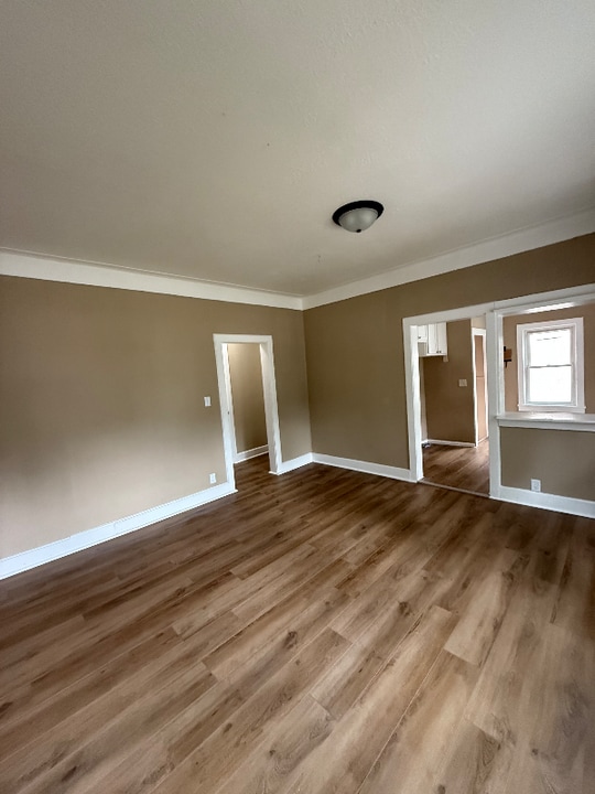 1095 4th St E in St. Paul, MN - Building Photo
