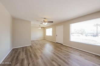 2722 W Tuckey Ln in Phoenix, AZ - Building Photo - Building Photo