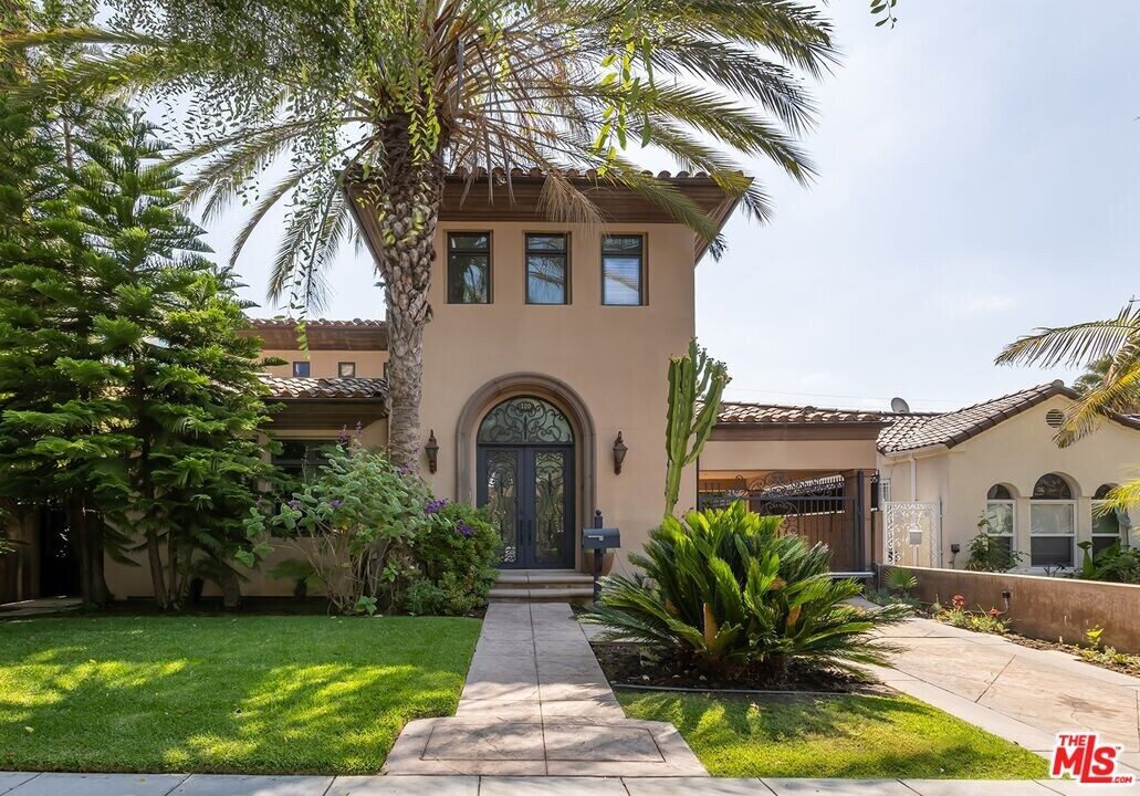 120 S Almont Dr in Beverly Hills, CA - Building Photo