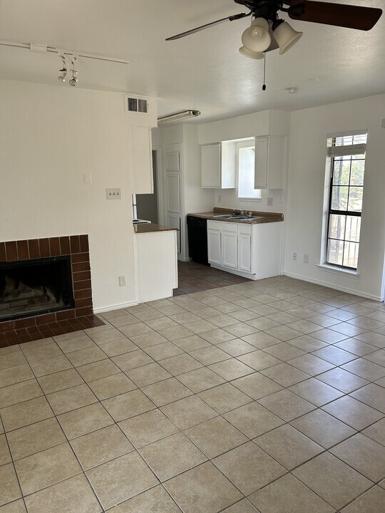 5801 Lake Hubbard Pkwy in Garland, TX - Building Photo