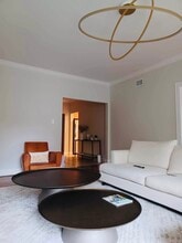 5811 N Winthrop Ave, Unit 1 in Chicago, IL - Building Photo - Building Photo