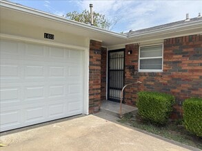 1403 E University Ave in Sapulpa, OK - Building Photo - Building Photo