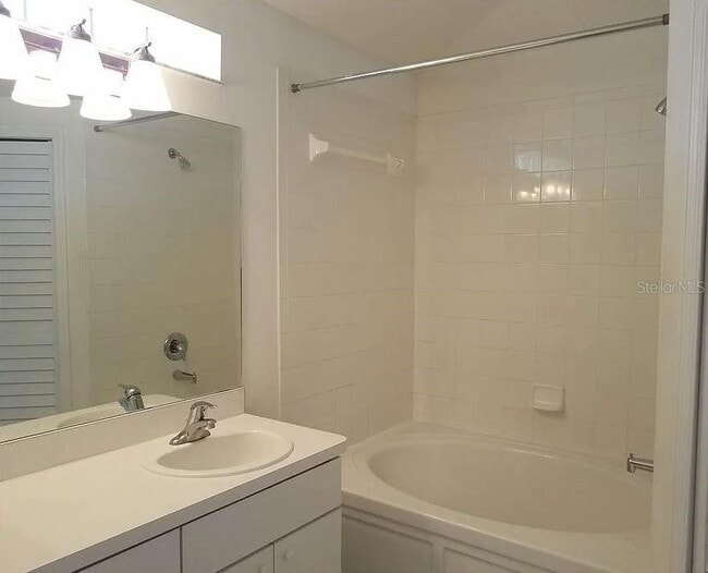 5137 Prairie View Way in Wesley Chapel, FL - Building Photo - Building Photo