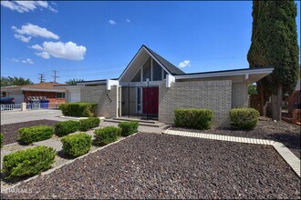 8400 Parkland Dr in El Paso, TX - Building Photo - Building Photo
