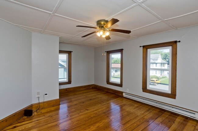 33 Noble St in Westfield, MA - Building Photo - Building Photo