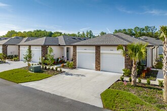 The Oasis at Hunter's Ridge in New Port Richey, FL - Foto de edificio - Building Photo