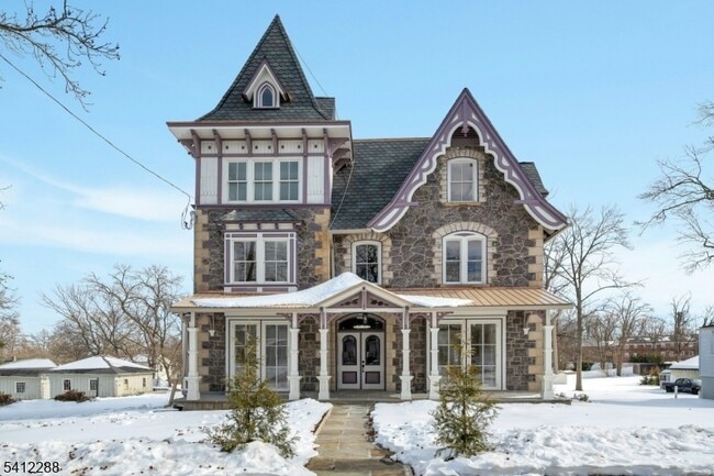 property at 49 Park Ave