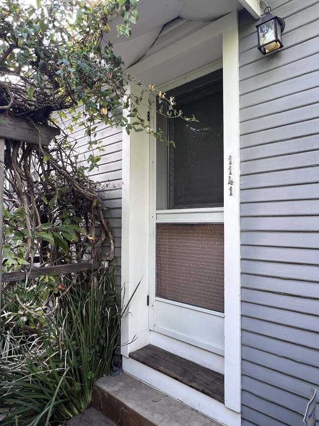 1141 N Vista St, Unit 1141 N Vista Street in West Hollywood, CA - Foto de edificio - Building Photo
