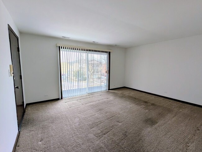 8143 Marion Dr in Justice, IL - Building Photo - Building Photo