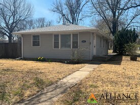 2421 Brockman St in Manhattan, KS - Building Photo