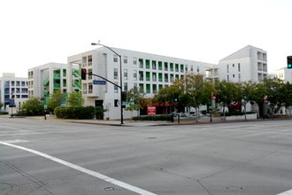 335 N 3rd St in Burbank, CA - Foto de edificio - Building Photo