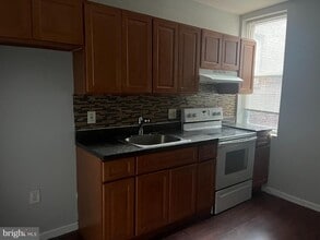 6122 N Broad St in Philadelphia, PA - Building Photo - Building Photo