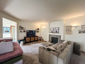 8325 19th St NE in Lake Stevens, WA - Building Photo - Building Photo