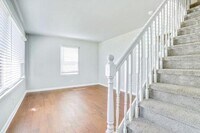 2446 Lynn Iris Dr photo'