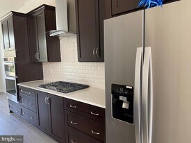 1708 Anderson Rd in McLean, VA - Building Photo