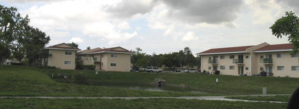 Lakeside At Tamarac in Tamarac, FL - Building Photo - Building Photo