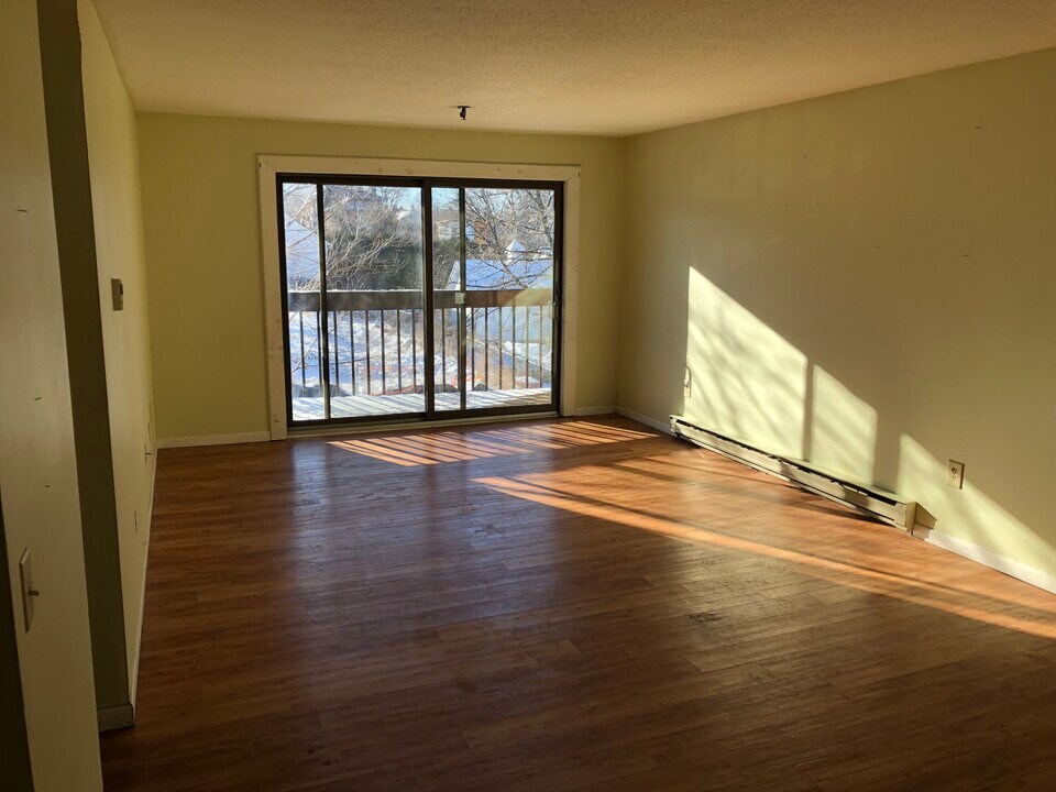 47 South Williams Street, Hill Gardens, Unit 309 in Burlington, VT - Building Photo