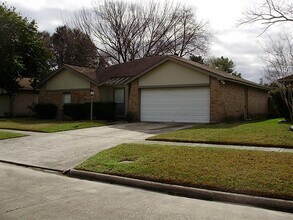 12015 Swan Creek Dr in Houston, TX - Building Photo - Building Photo