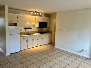 2015 Felspar St in San Diego, CA - Building Photo - Building Photo