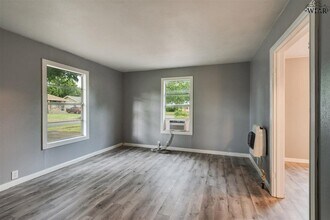 523 W Inwood Dr in Wichita Falls, TX - Building Photo - Building Photo