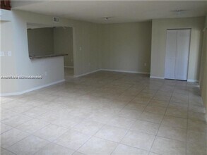 1206 San Remo Cir in Homestead, FL - Building Photo - Building Photo