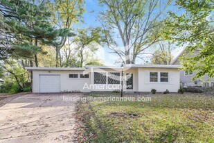 20 St Laurence Dr in Florissant, MO - Building Photo