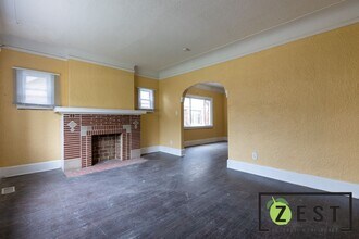 5090 Devonshire Rd, Unit 2 in Detroit, MI - Building Photo - Building Photo