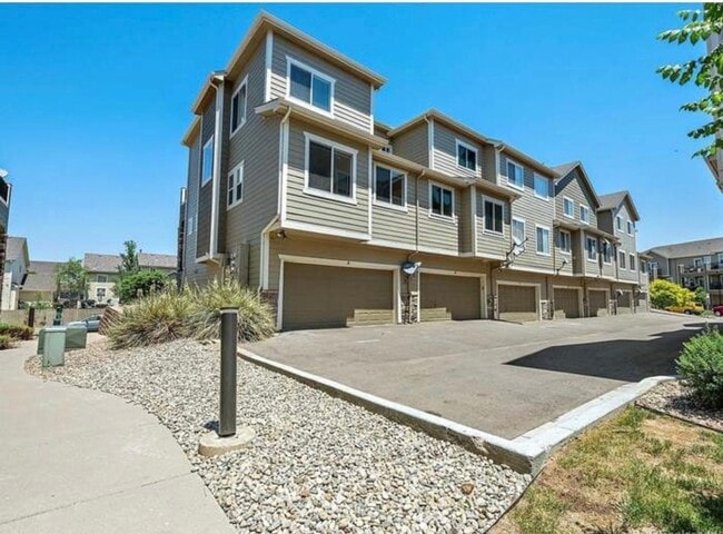 11250 Florence St in Commerce City, CO - Building Photo - Building Photo