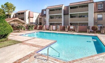 8521 Hearth Dr in Houston, TX - Building Photo - Building Photo