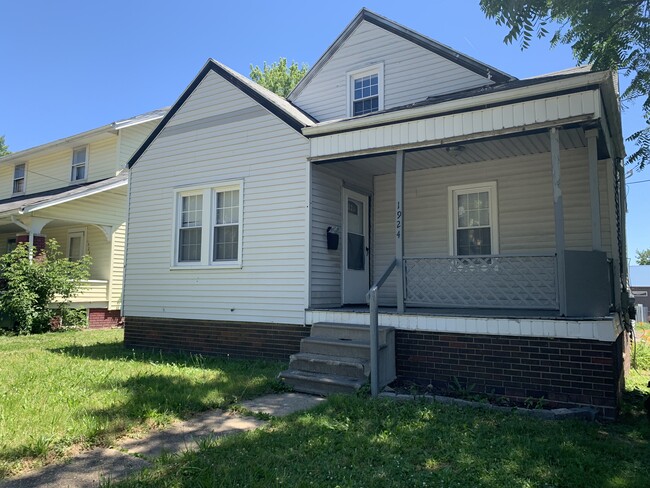 property at 1924 Maple Ave NE