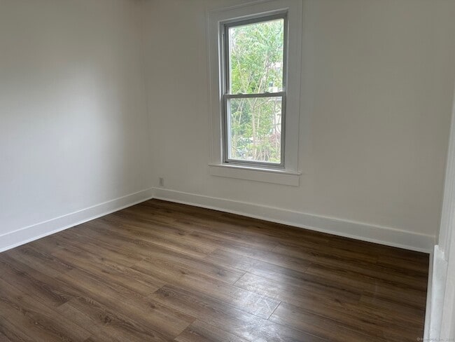 107 Willow St in Meriden, CT - Building Photo - Building Photo