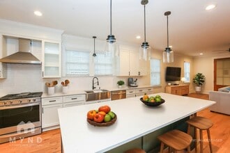 1706 S Mint St, Unit A in Charlotte, NC - Building Photo - Building Photo