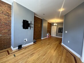 66 Beacon St, Unit 2 in Chelsea, MA - Building Photo - Building Photo