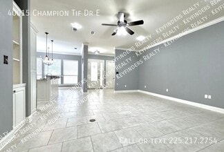 40015 Champion Tif Dr E in Gonzales, LA - Foto de edificio - Building Photo