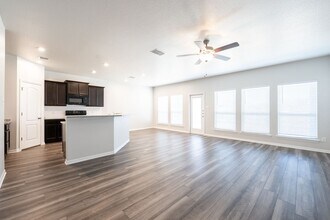 612 Goates Rd in Troy, TX - Building Photo - Building Photo