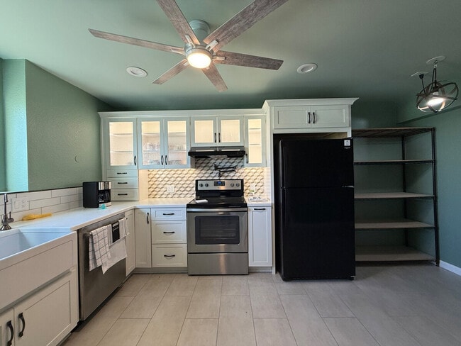 3404 W 46th Ave in Kennewick, WA - Building Photo - Building Photo